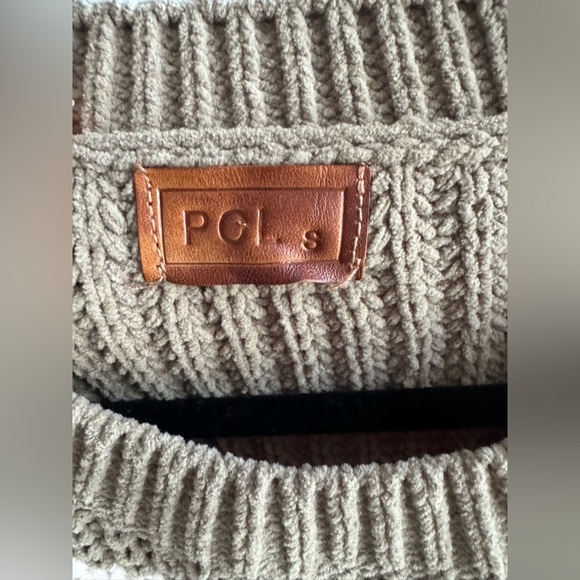 POL Olive and White Cream Striped Distressed Knit Sweater Size Small - Picture 4 of 9